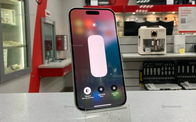 Apple iPhone 15 6/128 ГБ