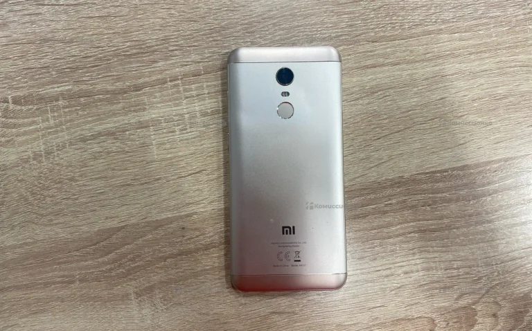 Xiaomi Redmi 5 Plus 3/32 ГБ
