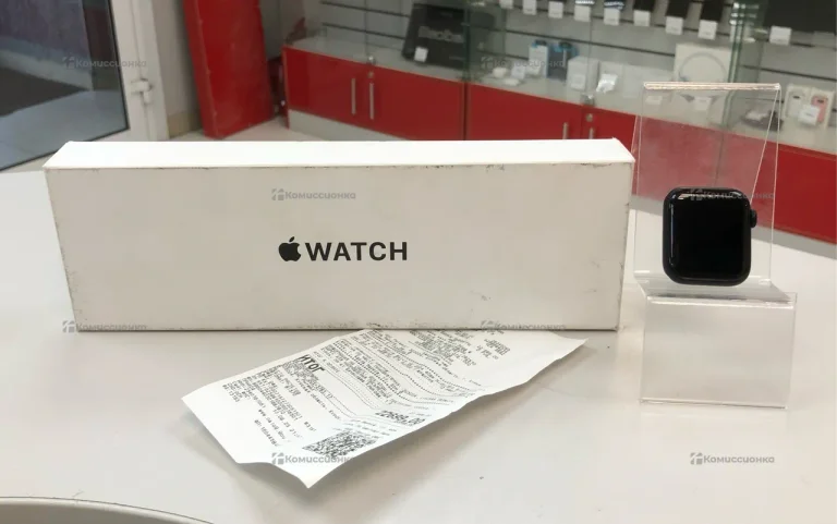 Часы  Apple watch se 2024 40mm