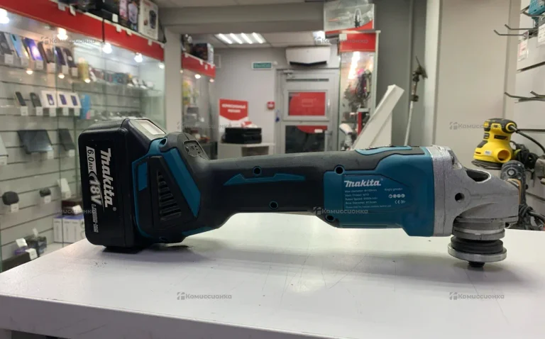 Аккамуляторноая УШМ GA038GZ