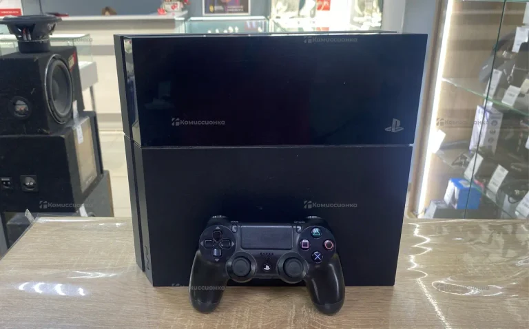 Приставка PS4. PS4 FAT 500Gb
