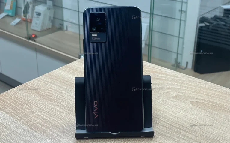 Vivo V21e 8/128 ГБ