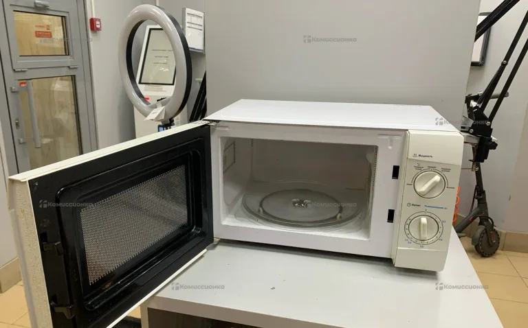Микроволновая печь  Midea