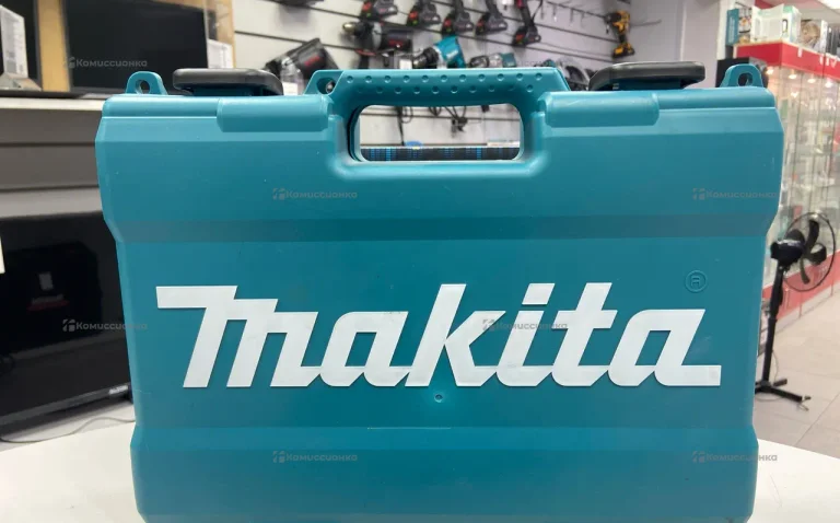 Дрель-Шуруповерт Makita DF333D