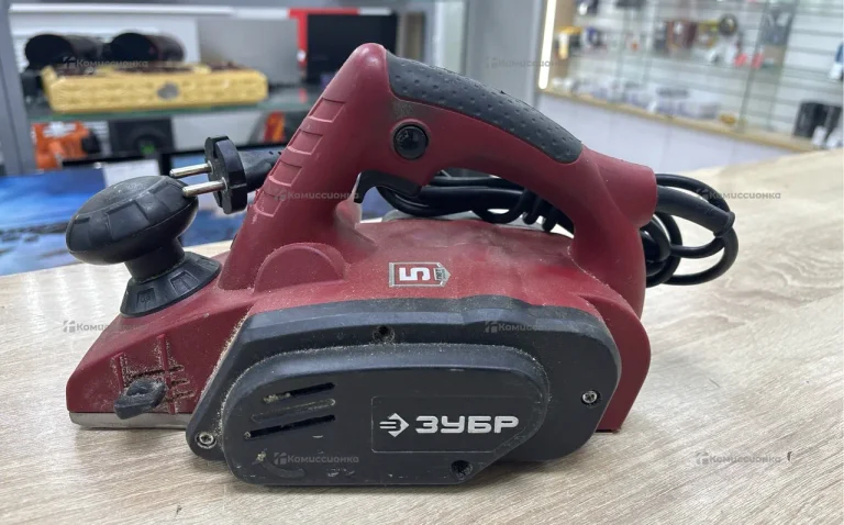 Электрорубанок ЗУБР ЗР-950-82