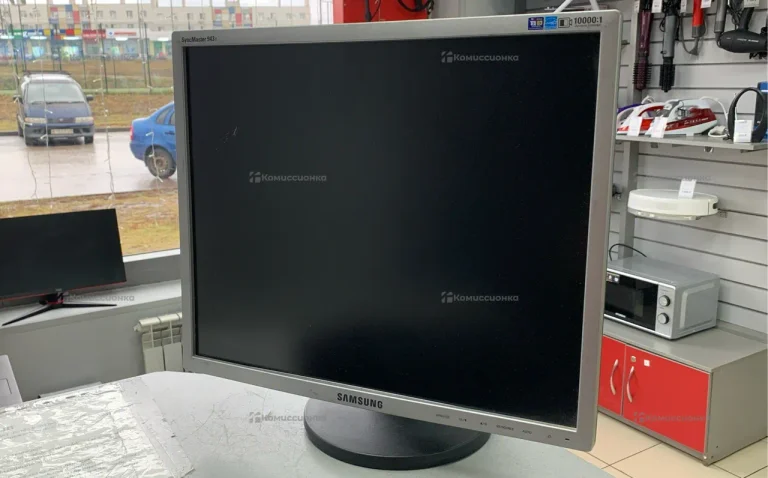 Монитор Samsung SyncMaster 943B