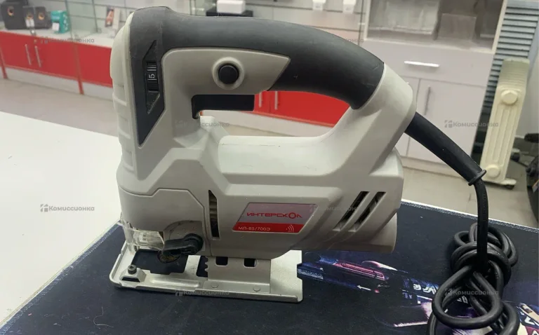 Электролобзик Интерскол МП-85/700Э