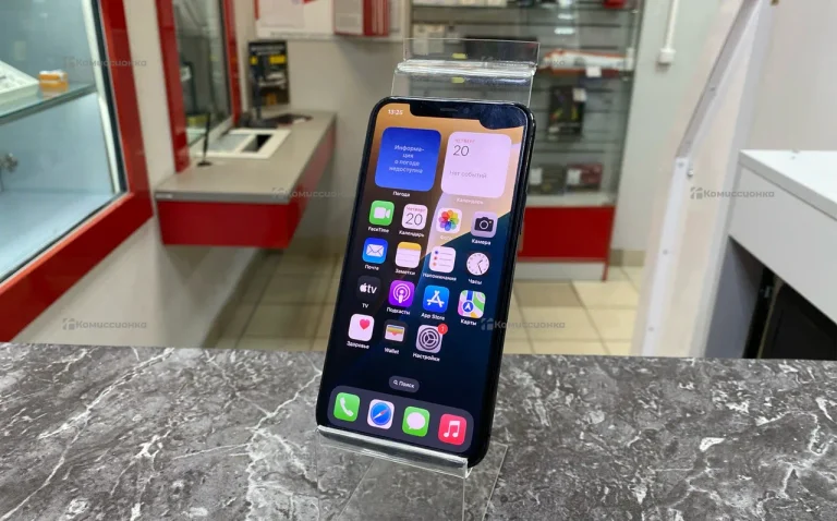 Apple iPhone 11 Pro 4/256 ГБ пятно сверху