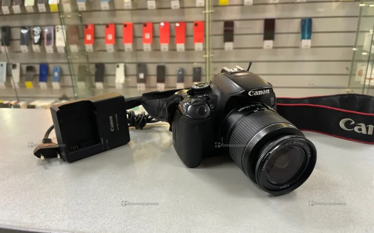 Фотоаппарат  Canon EOS650D
