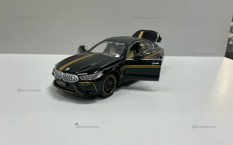 Автомобиль BMW MH8 800