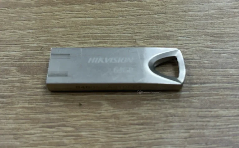 Флешка Hikvision 64gb