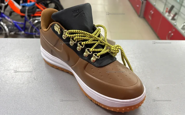 Nike DuckBoot 43