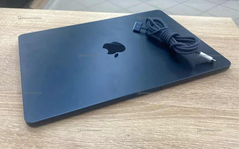 Ноутбук  MacBook Air m3 2024