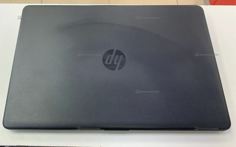 Ноутбук  HP 15-ra065ur