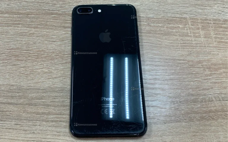 Apple iPhone 8 Plus 3/64 ГБ