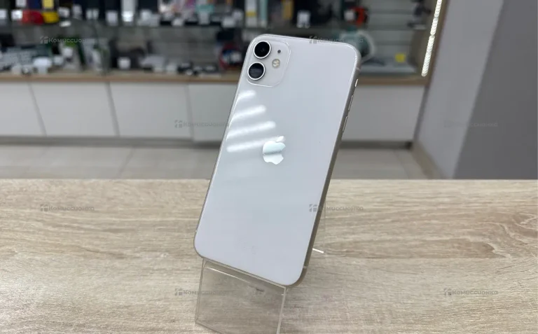 Apple iPhone 11 4/64 ГБ