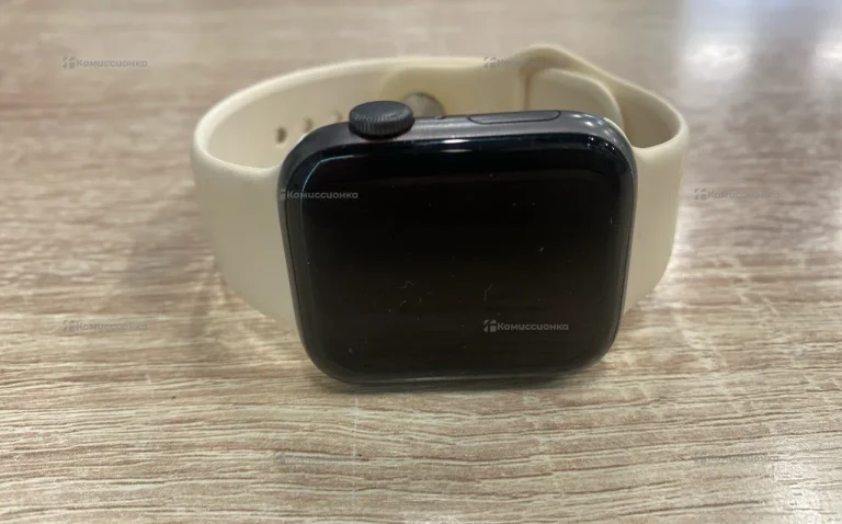 Часы  Apple Watch SE 44mm