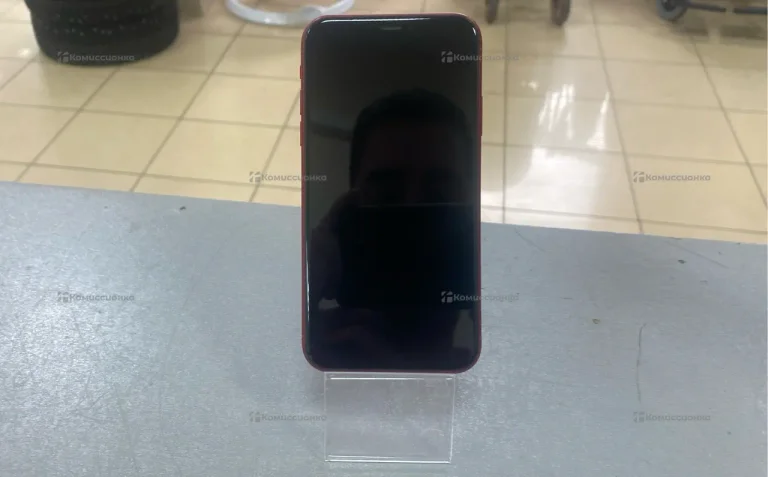 Apple iPhone Xr 64 ГБ.