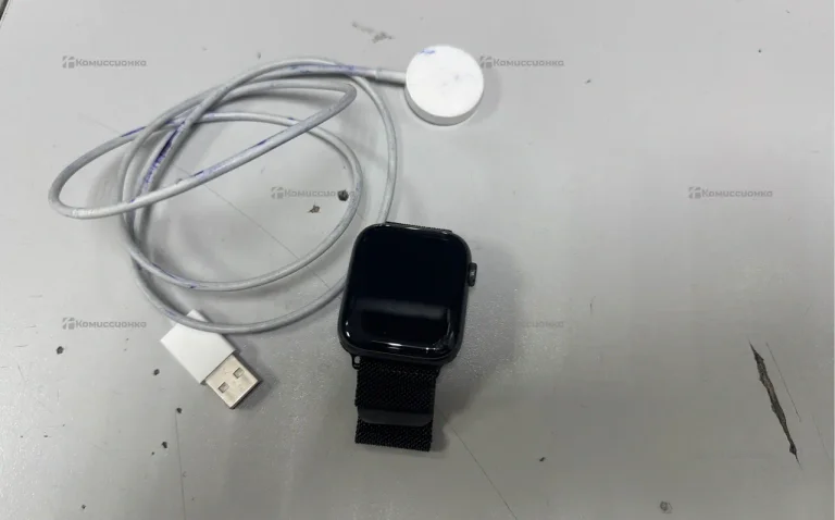 Часы  Apple Watch SE 44mm