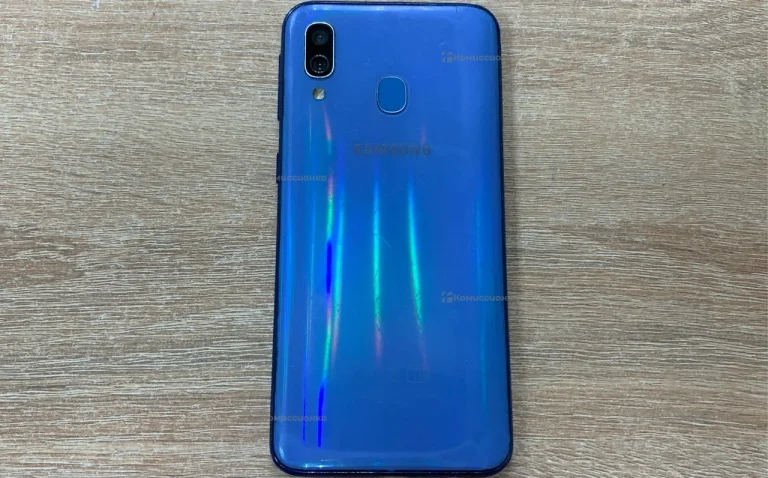 Samsung Galaxy A40 4/64 ГБ