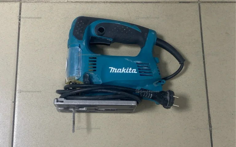 Электролобзик Makita 4329