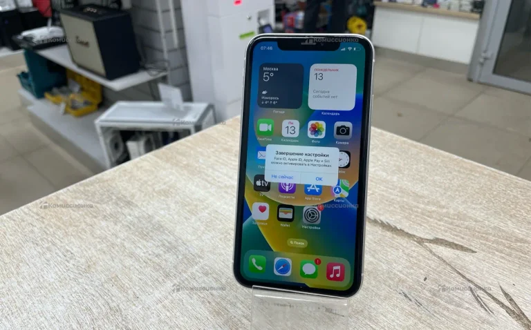 Apple iPhone XR 3/64 ГБ