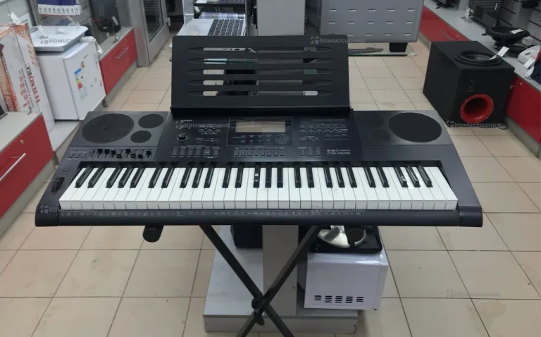 Синтезатор CASIO 7200