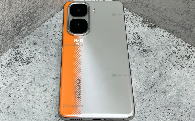 Vivo iQOO Neo 10 12/256 ГБ