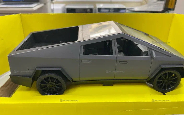 Машинка на радио управлении Тесла кибертрак