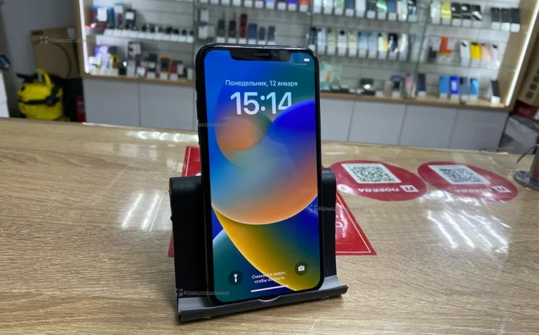 Apple iPhone X 3/64 ГБ