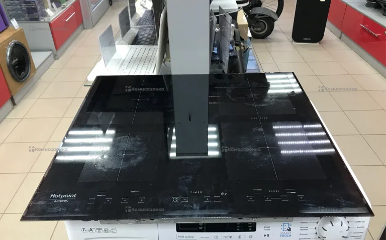 Индукционная плита HotPoint Ariston