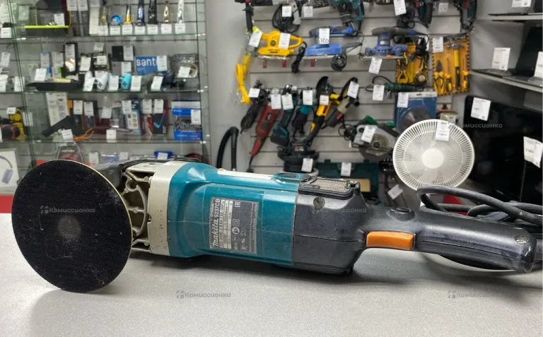 Полировальная машина makita 9237CB