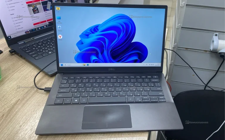 Ноутбук  DELL VOSTRO  5391