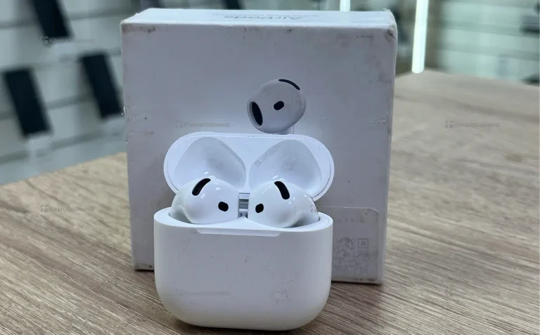 Наушники  Apple AirPods 4 с шумоподавлением
