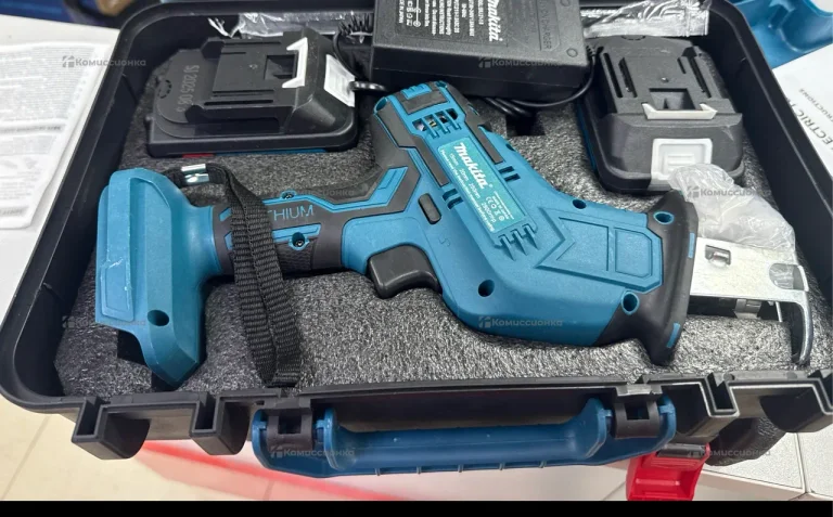 Сабельная пила (маленькая) Makita акб синий кейс