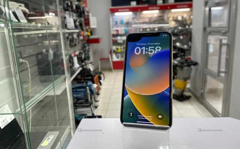 Apple iPhone X 64 ГБ