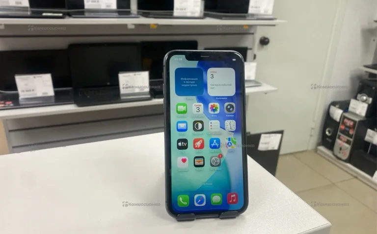 Apple iPhone 11 4/64 ГБ