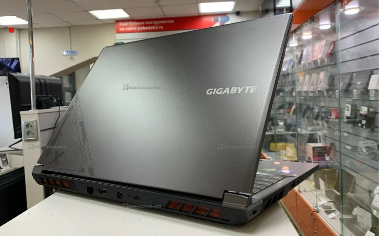 Ноутбук  Gigabyte G6X