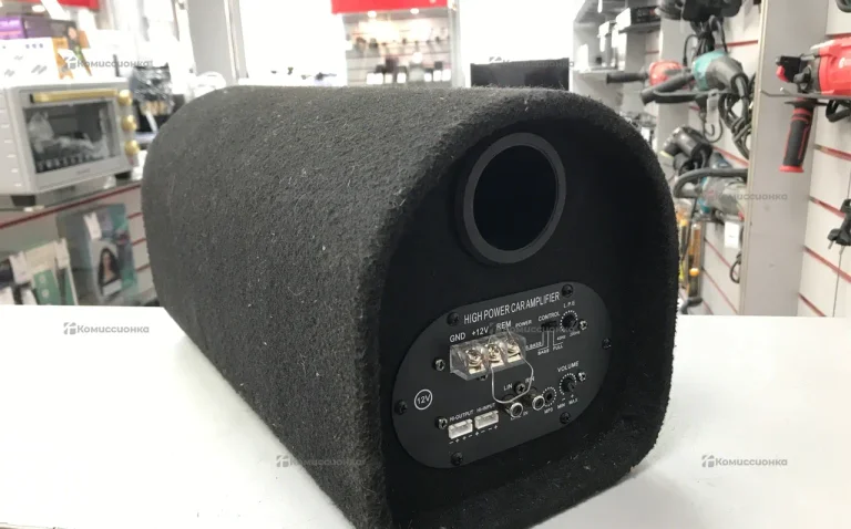 Сабвуфер  активный