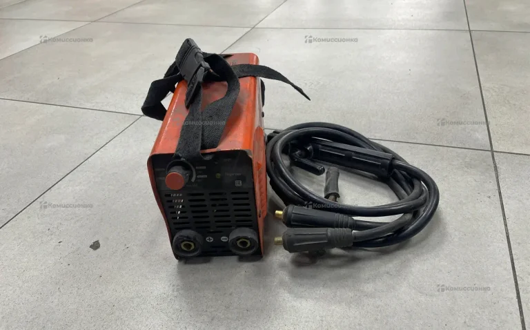 Сварочный аппарат Ударник УИС 160