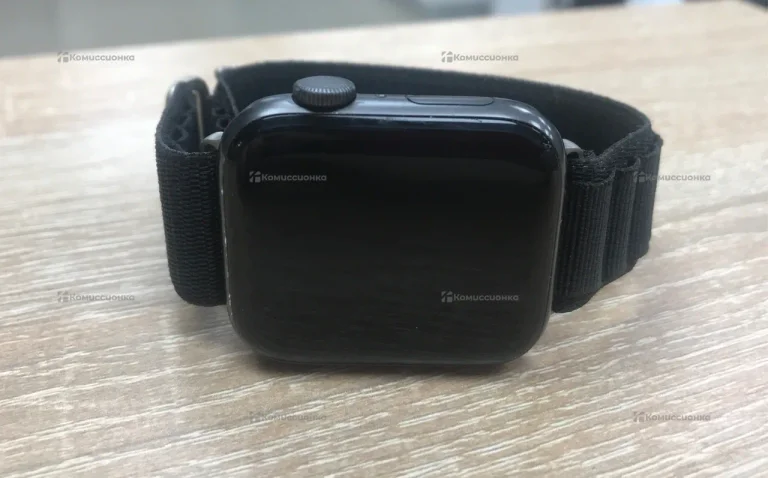 Часы Apple Watch SE 44