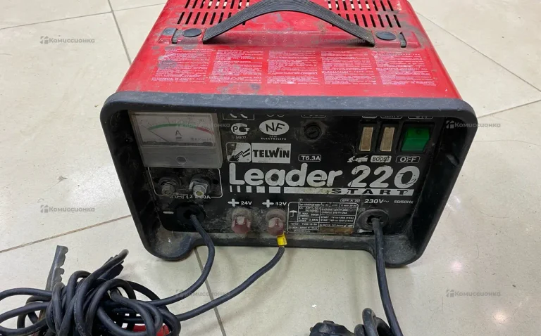 Пуско-зарядное устройство Leader 220