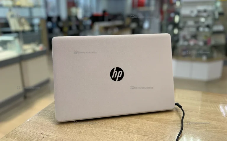 Ноутбук  HP 15-bw593ur