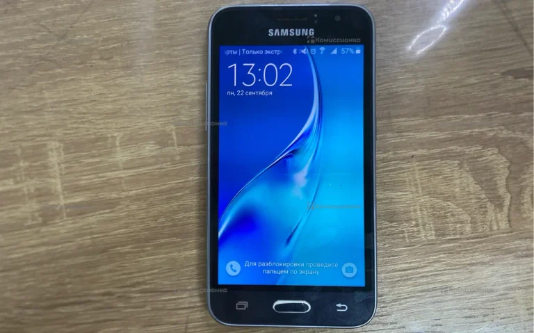 Samsung Galaxy J1 (2016) 1/8 ГБ