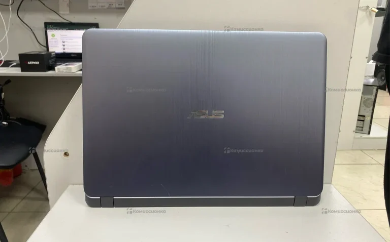 Ноутбук  ASUs r507u