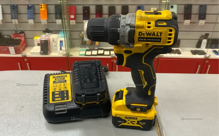 Аккумуляторная дрель-шуруповерт DeWALT DCD701 2x5.