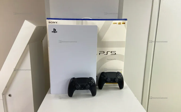 Приставка Sony PS5 с дисководом.