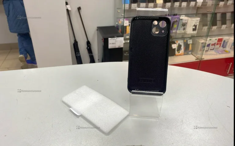 Чехол iPhone 13