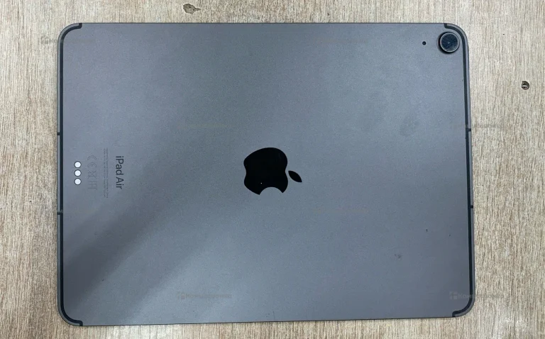 Планшет Apple iPad Air (5 поколения) 256 гб