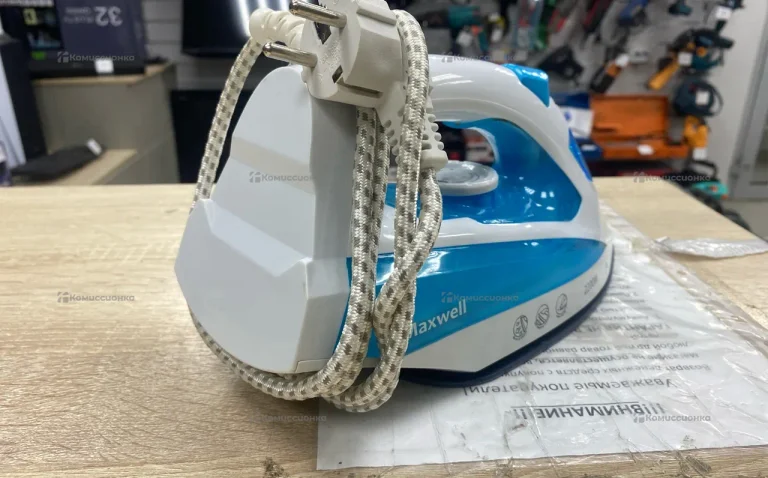 Паровой утюг Maxwell MW-3055